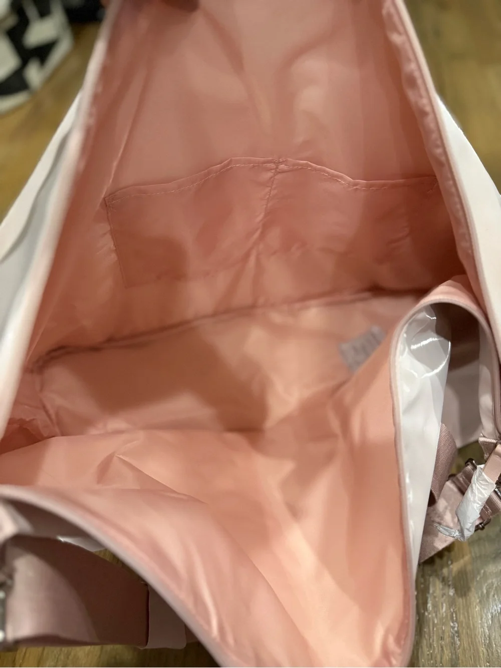 Brand new with tags*Victoria’s Secret Light Pink Glossy Weekender Tote Bag - Picture 5 of 5